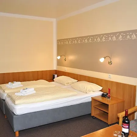 Gästehaus Lietzow&Störtebeker Camp-2